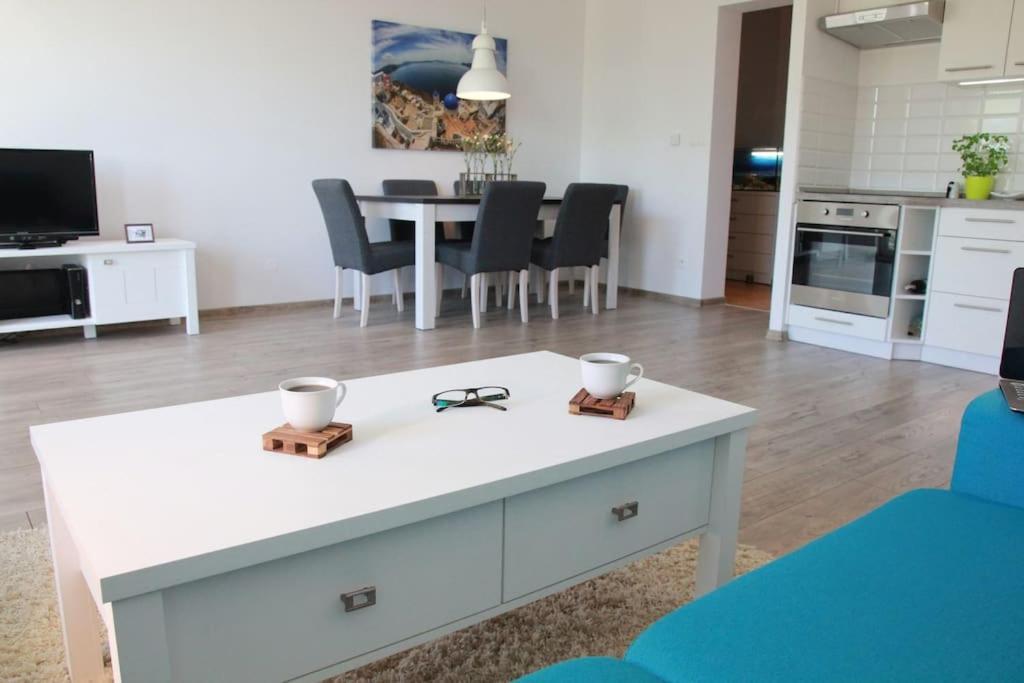 Przestronny Apartament Centrum Miedzy 2 Jeziorami Daire Olsztyn  Dış mekan fotoğraf